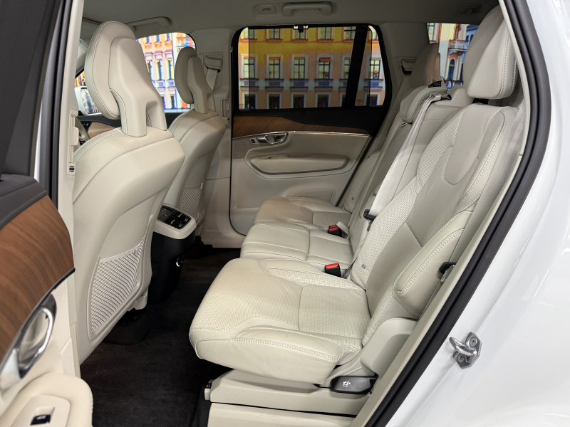 ボルボ XC90 D5 AWD インスクリプション 4WD 中古車