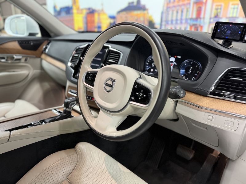 ボルボ XC90 D5 AWD インスクリプション 4WD 中古車