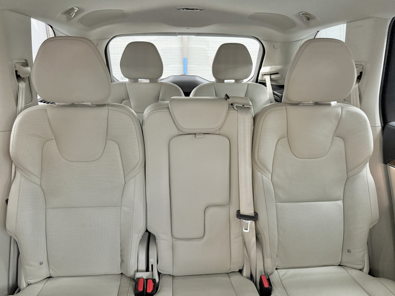 ボルボ XC90 D5 AWD インスクリプション 4WD 中古車