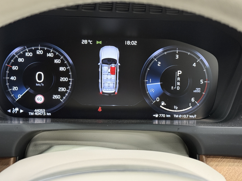ボルボ XC90 D5 AWD インスクリプション 4WD 中古車