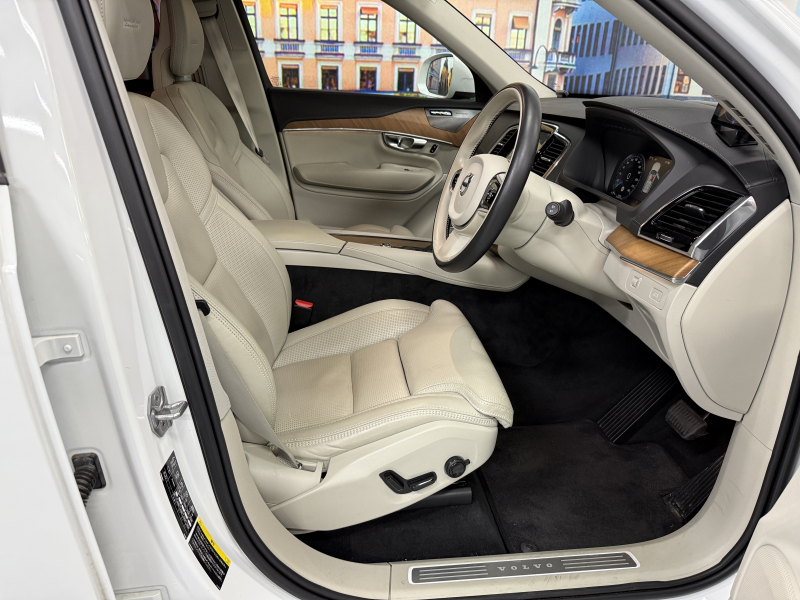 ボルボ XC90 D5 AWD インスクリプション 4WD 中古車