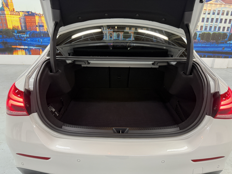 メルセデスベンツ Aクラス A180スタイル セダン  中古車