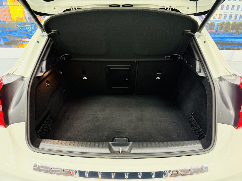 メルセデスベンツ GLA GLA250 4ﾏﾁｯｸ　4WD AMGライン/4WD/禁煙/レーダーセーフティ/シートヒーター/ドラレコ/ナビ/Bカメラ/パワーシート 中古車