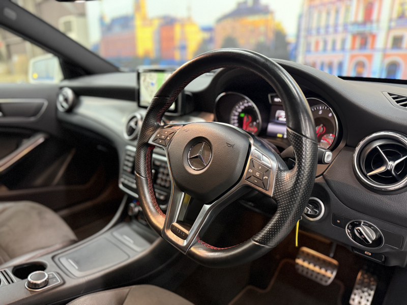 メルセデスベンツ GLA GLA250 4ﾏﾁｯｸ　4WD AMGライン/4WD/禁煙/レーダーセーフティ/シートヒーター/ドラレコ/ナビ/Bカメラ/パワーシート 中古車