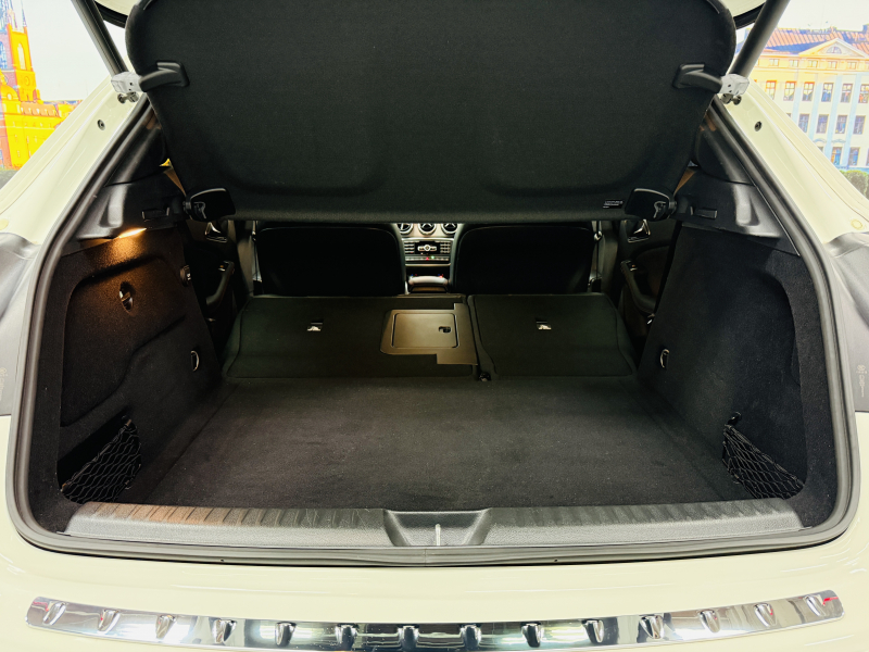 メルセデスベンツ GLA GLA250 4ﾏﾁｯｸ　4WD AMGライン/4WD/禁煙/レーダーセーフティ/シートヒーター/ドラレコ/ナビ/Bカメラ/パワーシート 中古車