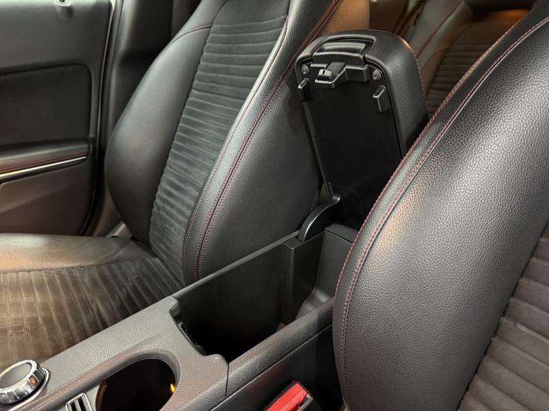 メルセデスベンツ GLA GLA250 4ﾏﾁｯｸ　4WD AMGライン/4WD/禁煙/レーダーセーフティ/シートヒーター/ドラレコ/ナビ/Bカメラ/パワーシート 中古車