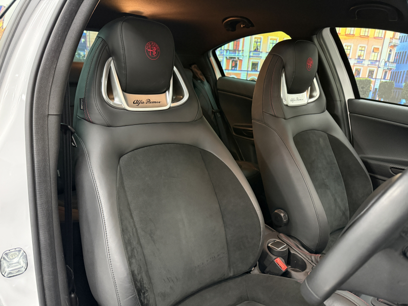 アルファロメオ ジュリエッタ ｳﾞｪﾛｰﾁｪ 中古車