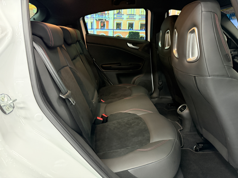 アルファロメオ ジュリエッタ ｳﾞｪﾛｰﾁｪ 中古車