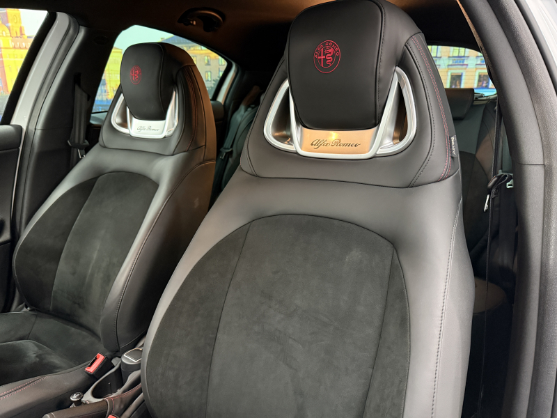 アルファロメオ ジュリエッタ ｳﾞｪﾛｰﾁｪ 中古車