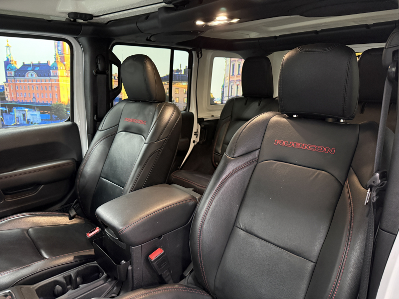 ジープ ラングラー アンリミテッド ルビコン 4WD 中古車