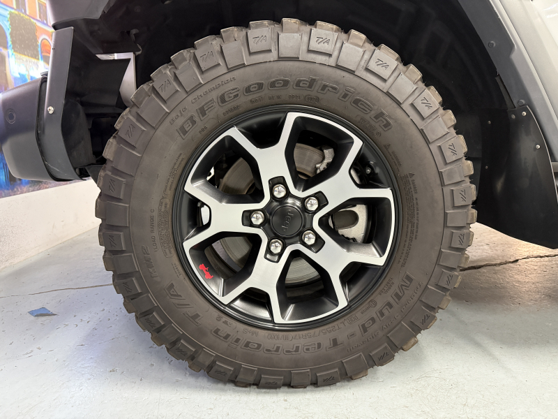 ジープ ラングラー アンリミテッド ルビコン 4WD 中古車