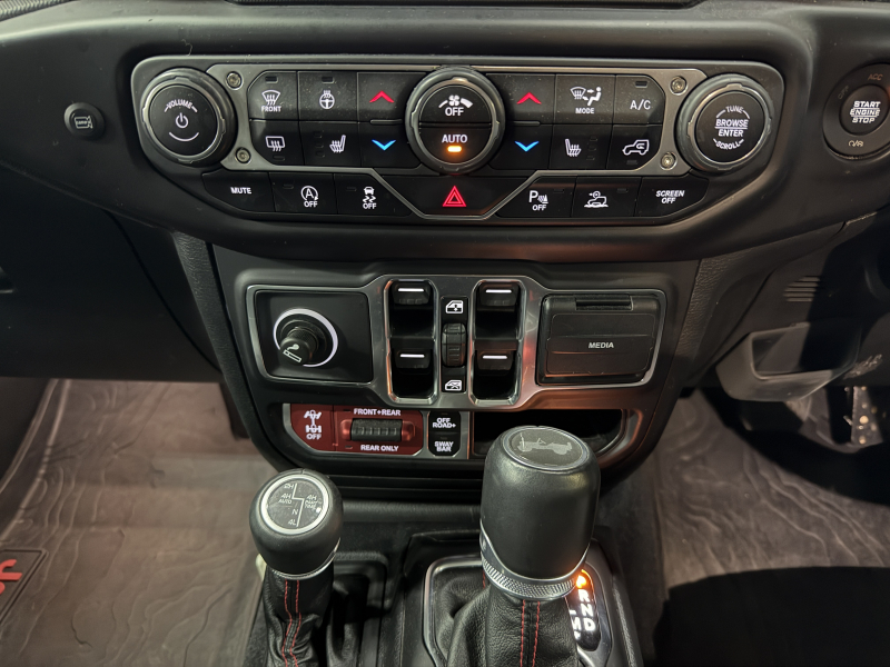 ジープ ラングラー アンリミテッド ルビコン 4WD 中古車