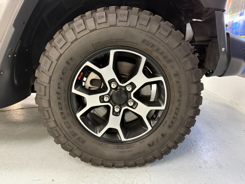 ジープ ラングラー アンリミテッド ルビコン 4WD 中古車