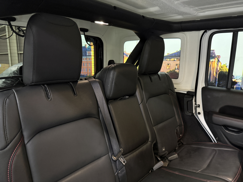 ジープ ラングラー アンリミテッド ルビコン 4WD 中古車