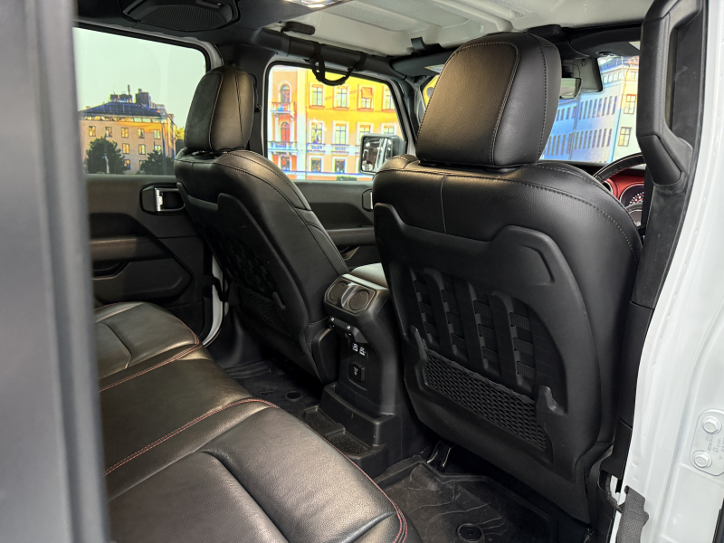 ジープ ラングラー アンリミテッド ルビコン 4WD 中古車