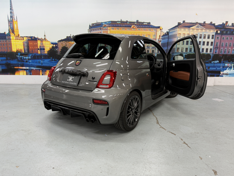 アバルト 595 コンペティツィオーネ 中古車