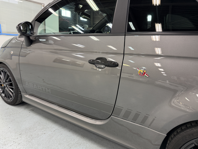 アバルト 595 コンペティツィオーネ 中古車