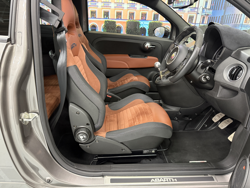 アバルト 595 コンペティツィオーネ 中古車