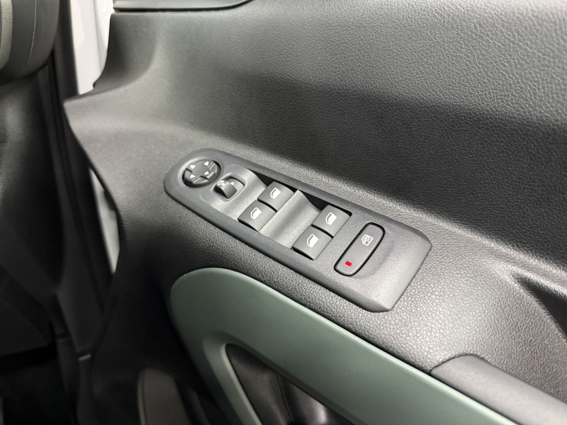 シトロエン ベルランゴ シャインブルーHDi XTRパック 中古車