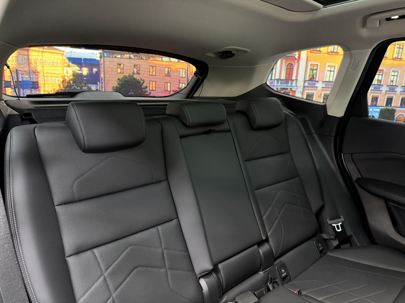 BMW X1 xドライブ20d xラインDCT 4WD　サンルーフ/黒レザー/ACC/ヘッドアップディスプレイ/ シートヒーター/電動シート/ 18インチAW/電動テールゲート /全周囲カメラ/ETC 中古車