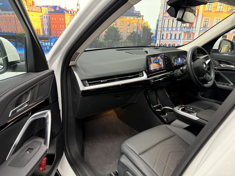 BMW X1 xドライブ20d xラインDCT 4WD　サンルーフ/黒レザー/ACC/ヘッドアップディスプレイ/ シートヒーター/電動シート/ 18インチAW/電動テールゲート /全周囲カメラ/ETC 中古車