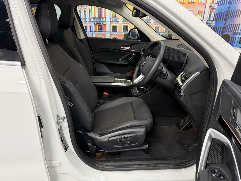 BMW X1 xドライブ20d xラインDCT 4WD　サンルーフ/黒レザー/ACC/ヘッドアップディスプレイ/ シートヒーター/電動シート/ 18インチAW/電動テールゲート /全周囲カメラ/ETC 中古車