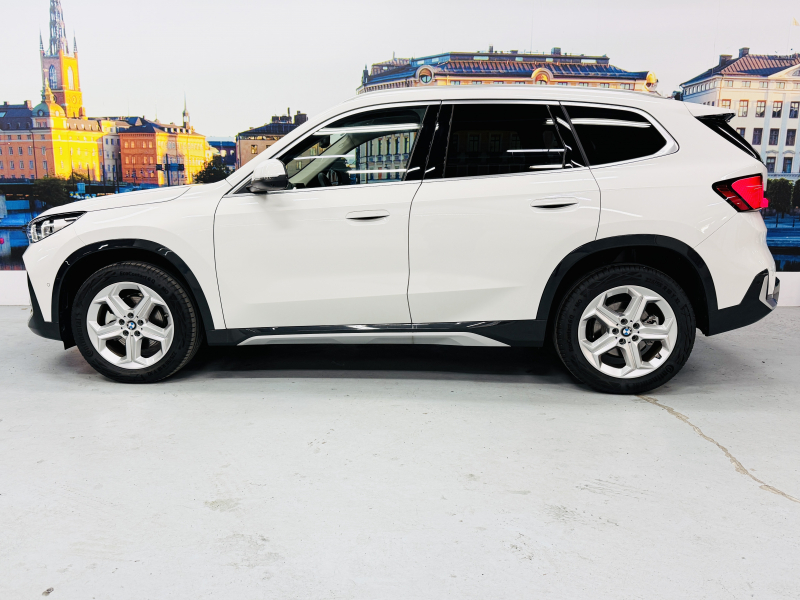 BMW X1 xドライブ20d xラインDCT 4WD　サンルーフ/黒レザー/ACC/ヘッドアップディスプレイ/ シートヒーター/電動シート/ 18インチAW/電動テールゲート /全周囲カメラ/ETC 中古車