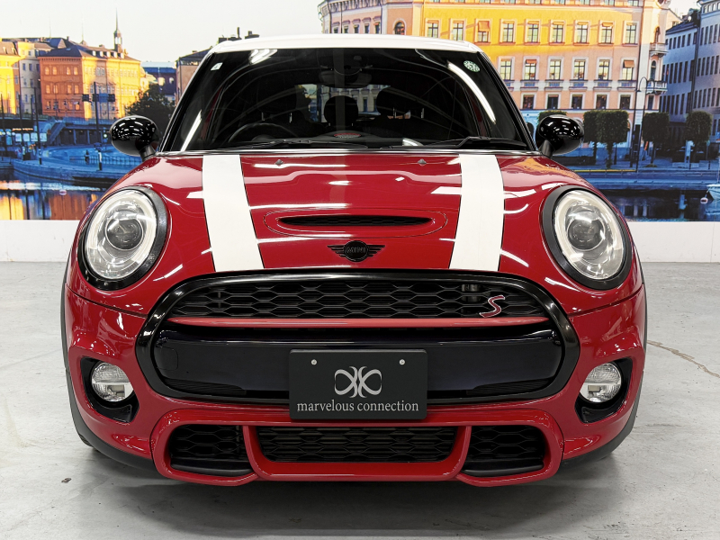 MINI(ミニ) ミニ クーパーS 5ドア　JCWパッケージ/純正ナビ/バックカメラ/パドルシフト/オートライト/オートエアコン/HUD/フォグライト/純正17インチAW/本革ステアリング 中古車