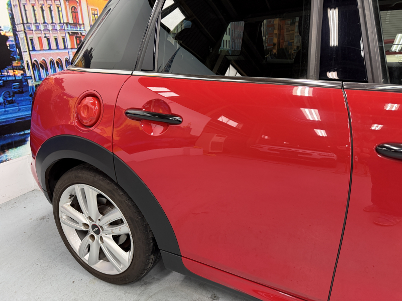 MINI(ミニ) ミニ クーパーS 5ドア　JCWパッケージ/純正ナビ/バックカメラ/パドルシフト/オートライト/オートエアコン/HUD/フォグライト/純正17インチAW/本革ステアリング 中古車