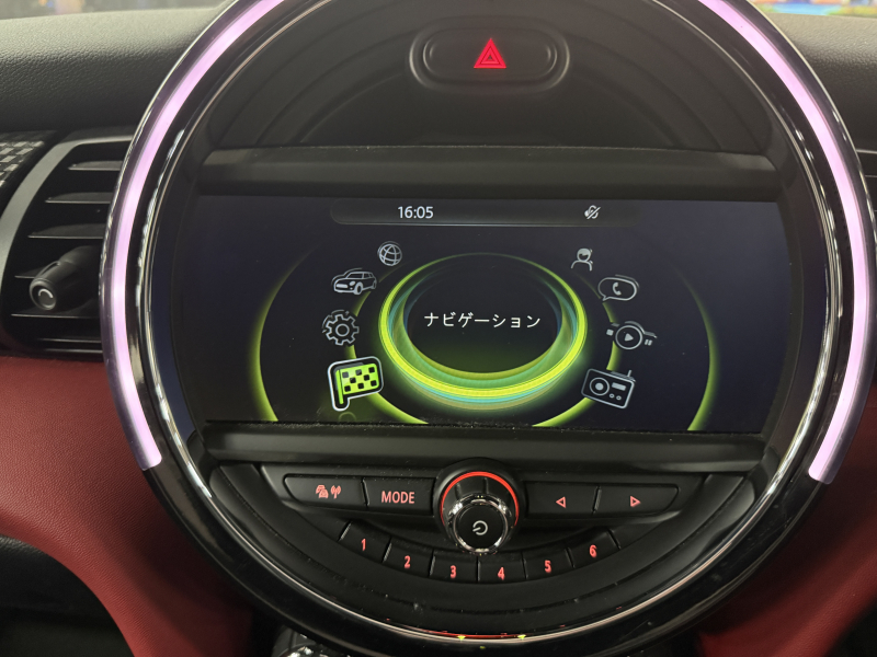 MINI(ミニ) ミニ クーパーS 5ドア　JCWパッケージ/純正ナビ/バックカメラ/パドルシフト/オートライト/オートエアコン/HUD/フォグライト/純正17インチAW/本革ステアリング 中古車