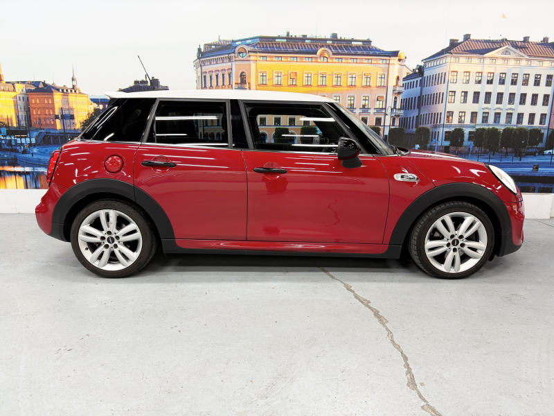 MINI(ミニ) ミニ クーパーS 5ドア　JCWパッケージ/純正ナビ/バックカメラ/パドルシフト/オートライト/オートエアコン/HUD/フォグライト/純正17インチAW/本革ステアリング 中古車