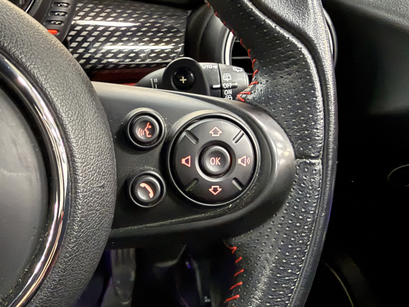 MINI(ミニ) ミニ クーパーS 5ドア　JCWパッケージ/純正ナビ/バックカメラ/パドルシフト/オートライト/オートエアコン/HUD/フォグライト/純正17インチAW/本革ステアリング 中古車