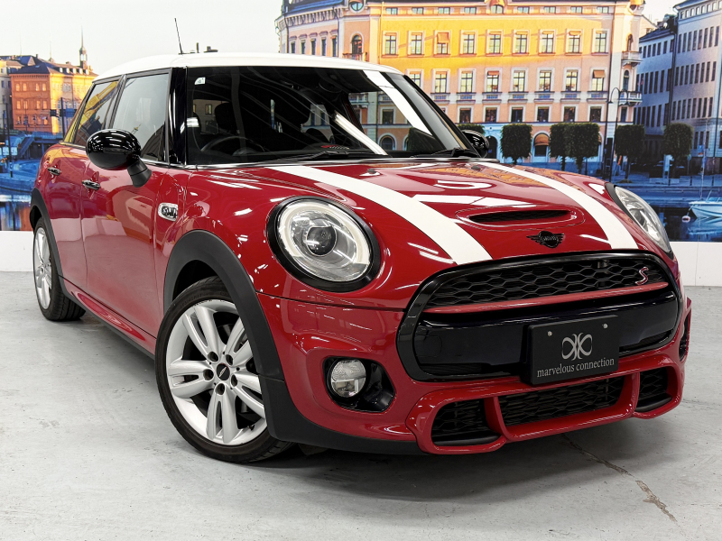 MINI(ミニ) ミニ クーパーS 5ドア　JCWパッケージ/純正ナビ/バックカメラ/パドルシフト/オートライト/オートエアコン/HUD/フォグライト/純正17インチAW/本革ステアリング 中古車