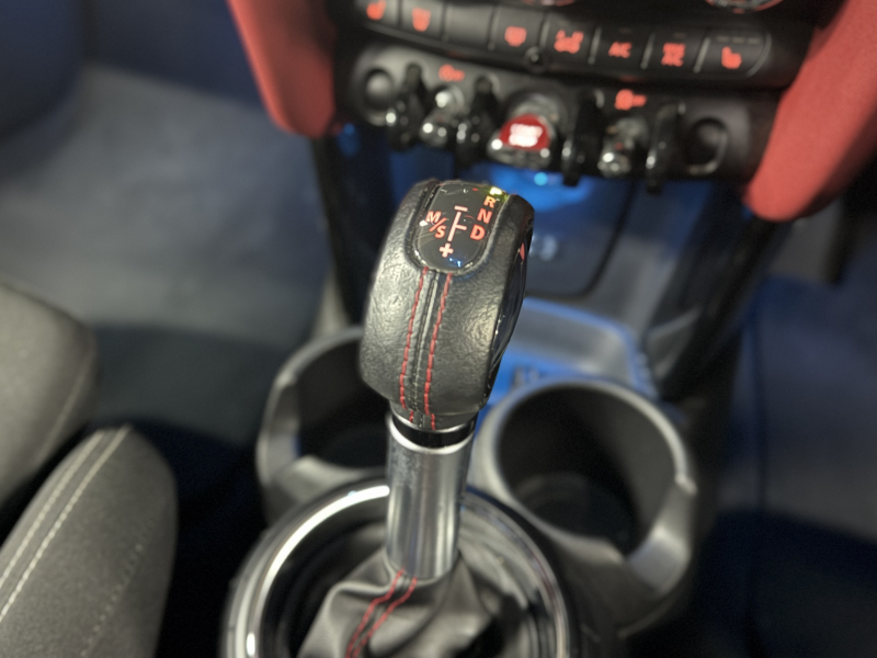 MINI(ミニ) ミニ クーパーS 5ドア　JCWパッケージ/純正ナビ/バックカメラ/パドルシフト/オートライト/オートエアコン/HUD/フォグライト/純正17インチAW/本革ステアリング 中古車