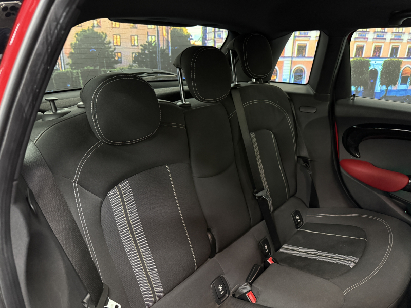 MINI(ミニ) ミニ クーパーS 5ドア　JCWパッケージ/純正ナビ/バックカメラ/パドルシフト/オートライト/オートエアコン/HUD/フォグライト/純正17インチAW/本革ステアリング 中古車