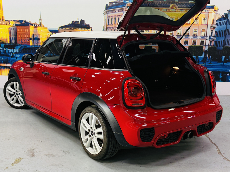 MINI(ミニ) ミニ クーパーS 5ドア　JCWパッケージ/純正ナビ/バックカメラ/パドルシフト/オートライト/オートエアコン/HUD/フォグライト/純正17インチAW/本革ステアリング 中古車