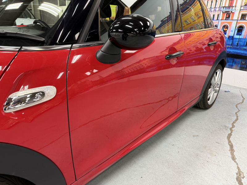 MINI(ミニ) ミニ クーパーS 5ドア　JCWパッケージ/純正ナビ/バックカメラ/パドルシフト/オートライト/オートエアコン/HUD/フォグライト/純正17インチAW/本革ステアリング 中古車