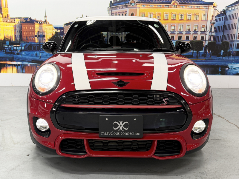 MINI(ミニ) ミニ クーパーS 5ドア　JCWパッケージ/純正ナビ/バックカメラ/パドルシフト/オートライト/オートエアコン/HUD/フォグライト/純正17インチAW/本革ステアリング 中古車