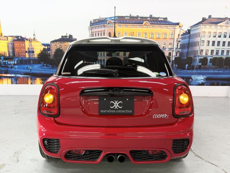MINI(ミニ) ミニ クーパーS 5ドア　JCWパッケージ/純正ナビ/バックカメラ/パドルシフト/オートライト/オートエアコン/HUD/フォグライト/純正17インチAW/本革ステアリング 中古車