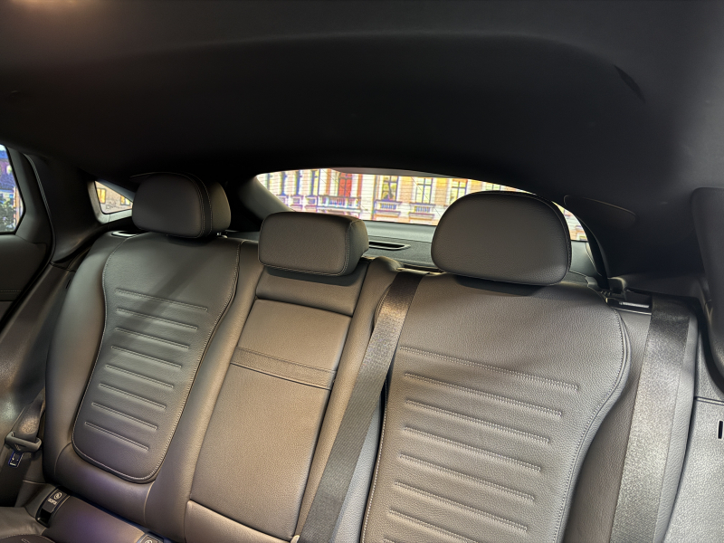 メルセデスベンツ GLCクーペ GLCクーペ220d 4MATIC(ISG)AMG-L MP202401　サンルーフ/レザーエクスクルーシブパッケージ/ブルメスター/AMGラインパッケージ/AppleCarPlay/ヘッドアップディスプレイ/アダプティブクルーズコントロール/ブラインドスポットモニタ/シートヒーター/パワーシート 中古車