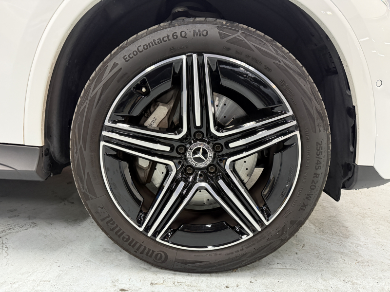 メルセデスベンツ GLCクーペ GLCクーペ220d 4MATIC(ISG)AMG-L MP202401　サンルーフ/レザーエクスクルーシブパッケージ/ブルメスター/AMGラインパッケージ/AppleCarPlay/ヘッドアップディスプレイ/アダプティブクルーズコントロール/ブラインドスポットモニタ/シートヒーター/パワーシート 中古車