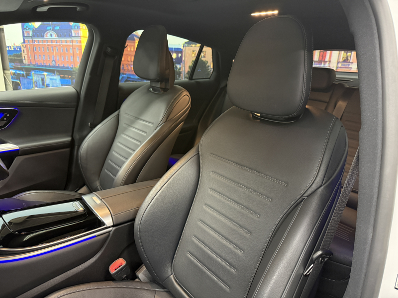 メルセデスベンツ GLCクーペ GLCクーペ220d 4MATIC(ISG)AMG-L MP202401　サンルーフ/レザーエクスクルーシブパッケージ/ブルメスター/AMGラインパッケージ/AppleCarPlay/ヘッドアップディスプレイ/アダプティブクルーズコントロール/ブラインドスポットモニタ/シートヒーター/パワーシート 中古車