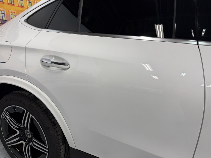 メルセデスベンツ GLCクーペ GLCクーペ220d 4MATIC(ISG)AMG-L MP202401　サンルーフ/レザーエクスクルーシブパッケージ/ブルメスター/AMGラインパッケージ/AppleCarPlay/ヘッドアップディスプレイ/アダプティブクルーズコントロール/ブラインドスポットモニタ/シートヒーター/パワーシート 中古車