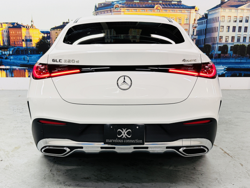 メルセデスベンツ GLCクーペ GLCクーペ220d 4MATIC(ISG)AMG-L MP202401　サンルーフ/レザーエクスクルーシブパッケージ/ブルメスター/AMGラインパッケージ/AppleCarPlay/ヘッドアップディスプレイ/アダプティブクルーズコントロール/ブラインドスポットモニタ/シートヒーター/パワーシート 中古車