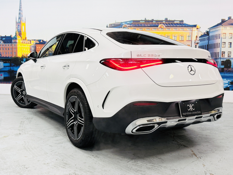 メルセデスベンツ GLCクーペ GLCクーペ220d 4MATIC(ISG)AMG-L MP202401　サンルーフ/レザーエクスクルーシブパッケージ/ブルメスター/AMGラインパッケージ/AppleCarPlay/ヘッドアップディスプレイ/アダプティブクルーズコントロール/ブラインドスポットモニタ/シートヒーター/パワーシート 中古車
