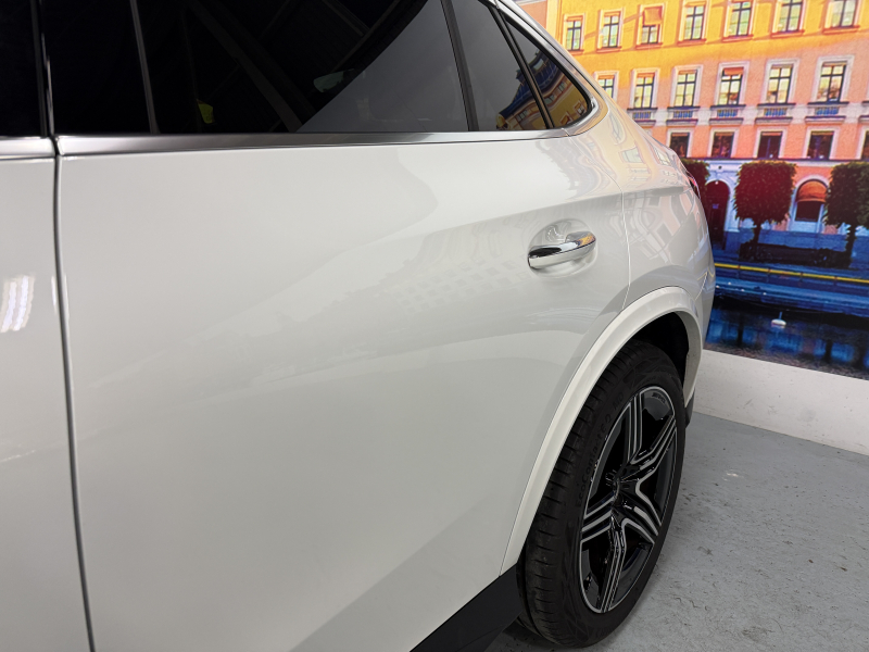 メルセデスベンツ GLCクーペ GLCクーペ220d 4MATIC(ISG)AMG-L MP202401　サンルーフ/レザーエクスクルーシブパッケージ/ブルメスター/AMGラインパッケージ/AppleCarPlay/ヘッドアップディスプレイ/アダプティブクルーズコントロール/ブラインドスポットモニタ/シートヒーター/パワーシート 中古車