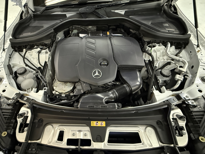 メルセデスベンツ GLCクーペ GLCクーペ220d 4MATIC(ISG)AMG-L MP202401　サンルーフ/レザーエクスクルーシブパッケージ/ブルメスター/AMGラインパッケージ/AppleCarPlay/ヘッドアップディスプレイ/アダプティブクルーズコントロール/ブラインドスポットモニタ/シートヒーター/パワーシート 中古車