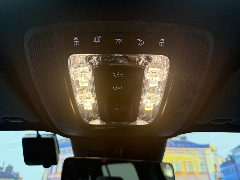 メルセデスベンツ GLB 200d 4MATIC AMGラインPKG 4WD 中古車