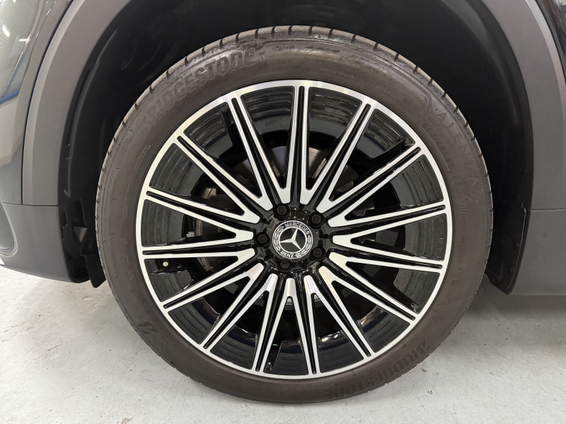 メルセデスベンツ GLB 200d 4MATIC AMGラインPKG 4WD 中古車