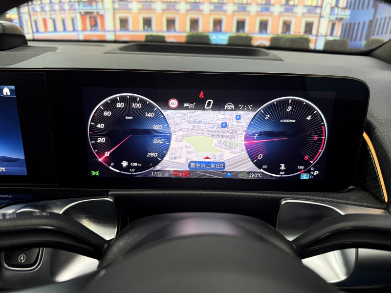 メルセデスベンツ GLB 200d 4MATIC AMGラインPKG 4WD 中古車